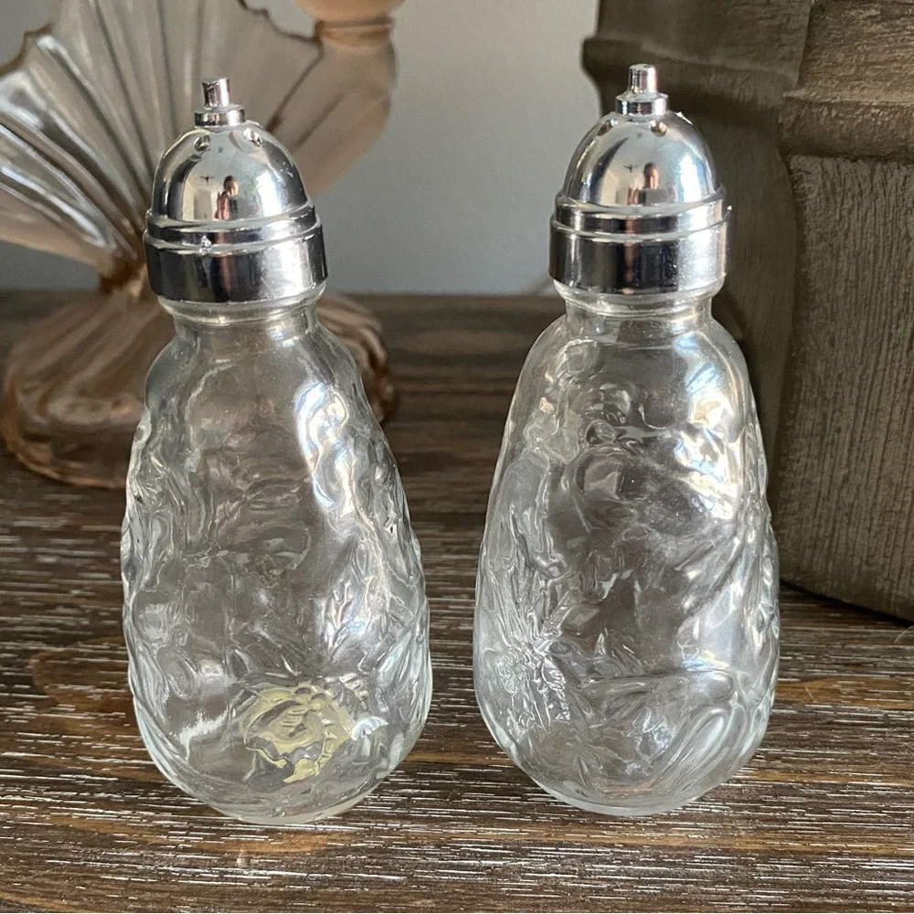 Princess House Fantasia Salt & Pepper Shakers Pressed‎ Glass Floral Vintage Set